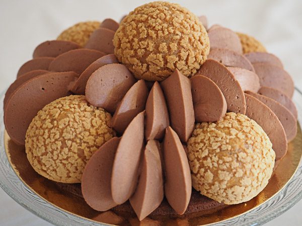 Saint honoré chocolat noisettesm Choux etc Crédits photo Nicolas Girodon-Déniel